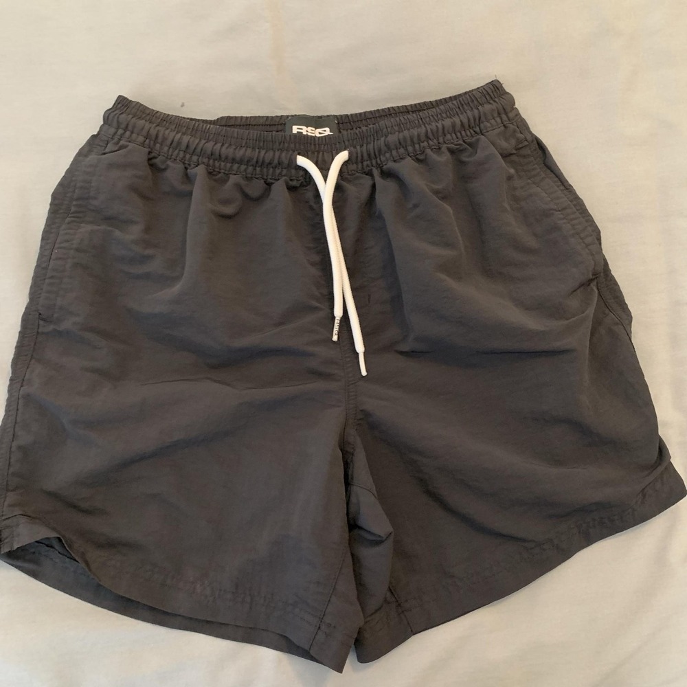 RSQ Shorts Mens Small Gray Nylon Elastic Waist Drawstring‎ Quick Dry Pockets